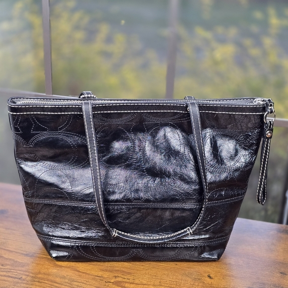 Coach Vintage Black Patent Leather Signature Embossed Tote Shoulder Bag - Picture 2 of 11